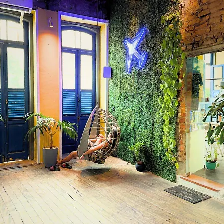 Por El Mundo Hostel
